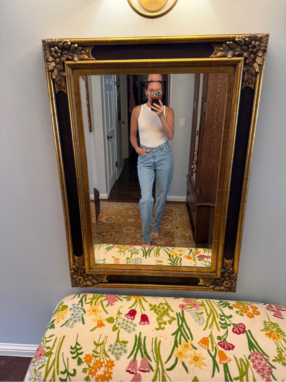 Vintage Light Wash High-Rise Women’s Levi’s Jeans - Blue - Picture 4 of 16